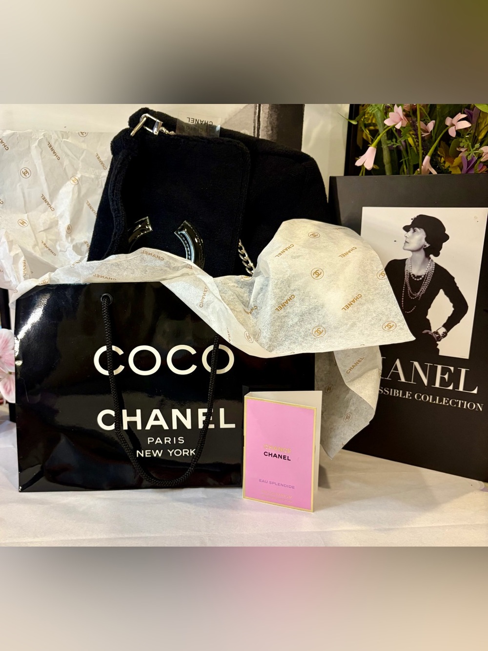 RARE COCO CHANEL Black & White Paper Shopping Bag 10"x7"x3" & free items